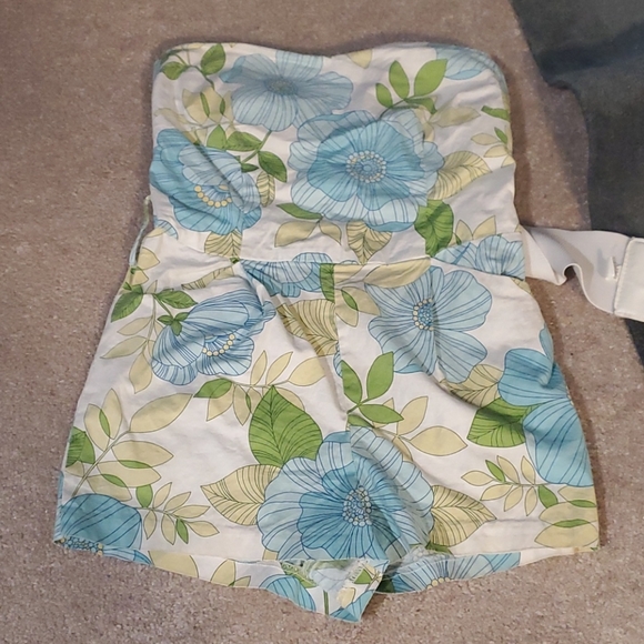 Elegant romper w/pockets and detachable belt. - Picture 5 of 6